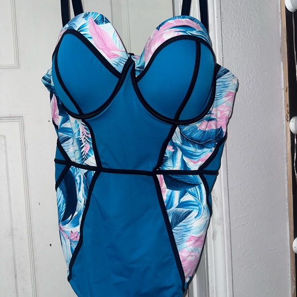 Torrid size 3 Slim Fit underwire Blue and Pink One-Piece Swimsuit - Picture 3 of 5